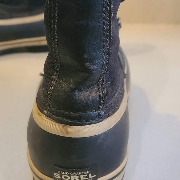 Girl's Sorel Boots, Size 7 - Picture 7 of 8